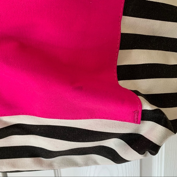 Large Victoria’s Secret bag - Picture 4 of 6